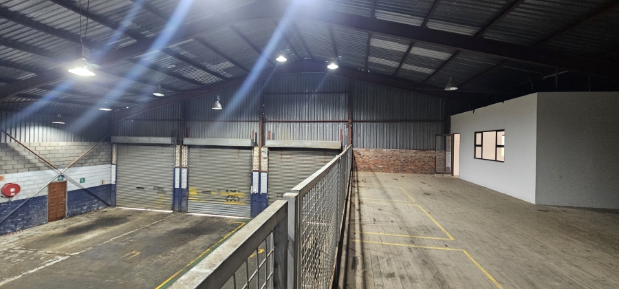 To Let Commercial Property for Rent in Beacon Bay North Eastern Cape